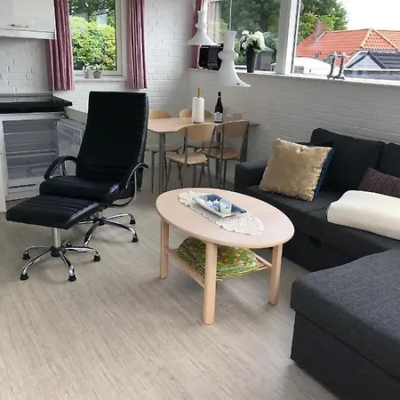 Hel Udlejningsbolig Med Christina Som Vaert Grasten